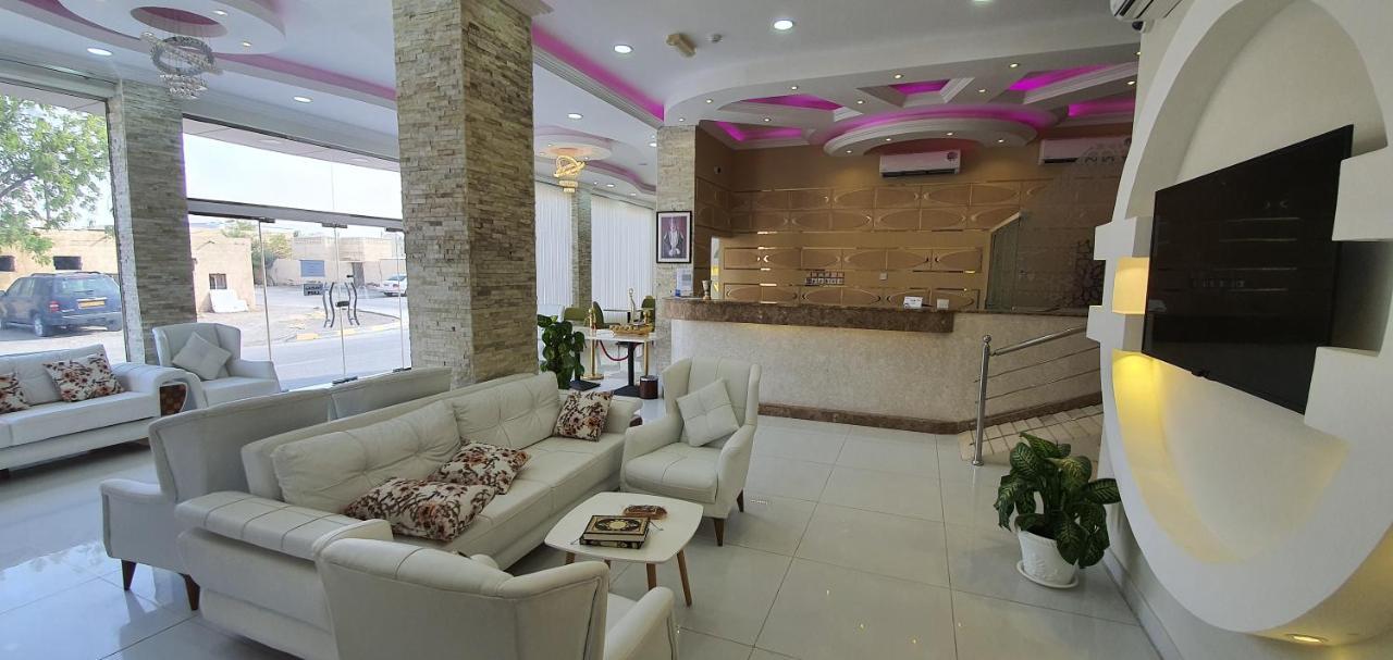 Al Deafah Hotel Apartment الضيافة للشقق الفندقية Al Buraimi Eksteriør bilde