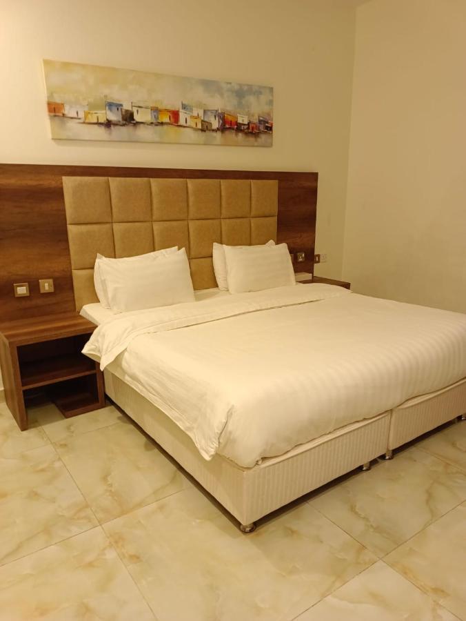 Al Deafah Hotel Apartment الضيافة للشقق الفندقية Al Buraimi Eksteriør bilde