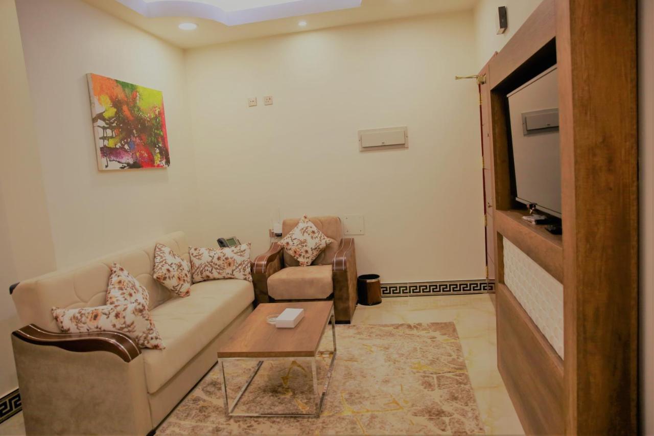 Al Deafah Hotel Apartment الضيافة للشقق الفندقية Al Buraimi Eksteriør bilde