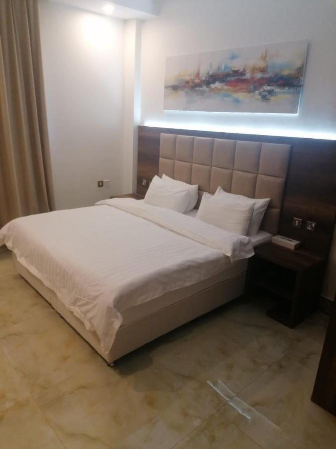 Al Deafah Hotel Apartment الضيافة للشقق الفندقية Al Buraimi Eksteriør bilde